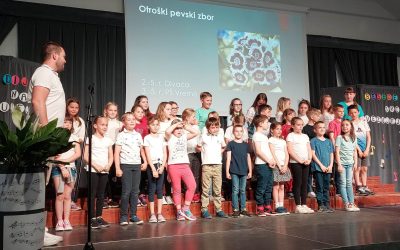 Zaključni nastop Otroškega pevskega zbora, Mladinskega pevskega zbora, italijanščine in nemščine na OŠ Divača in PŠ Vreme